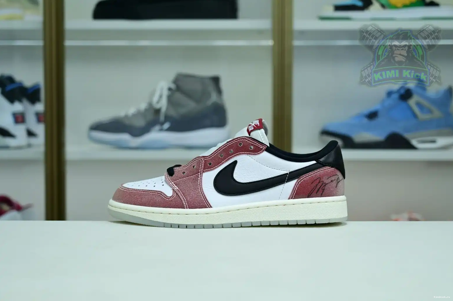 Trophy Kimikick Air x Jordan Room Low Jordan1 OG 0606